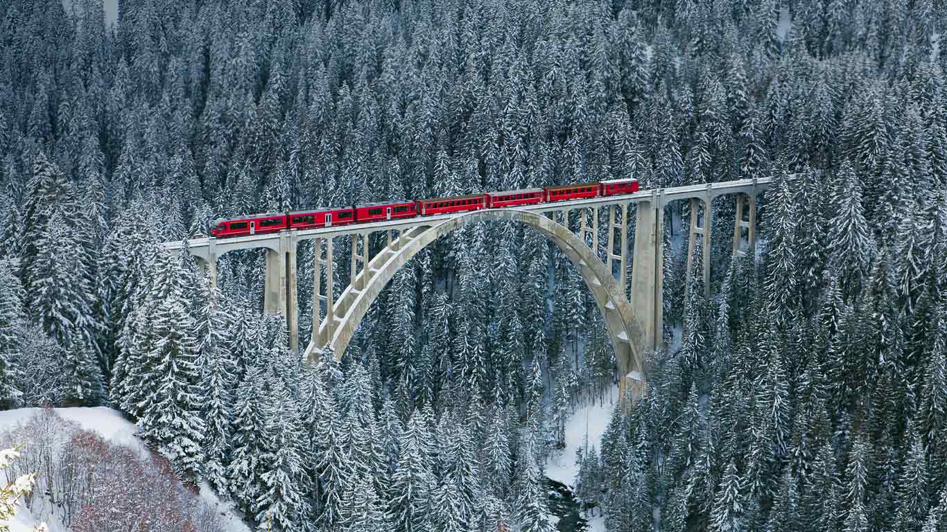 Rhaetian railway passing through Langwieser Viaduct bridge, Switzerland (© Werner Dieterich/Corbis)(Bing United Kingdom)
