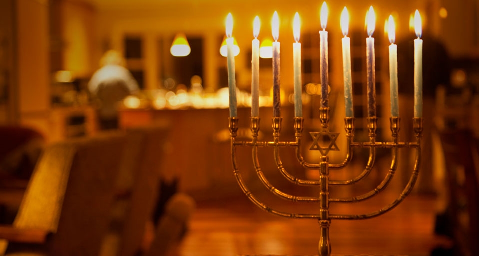 Israel Tel Aviv City Hall at Hanukkah - Hanan Isacher/Superstock &copy; (Bing United Kingdom)