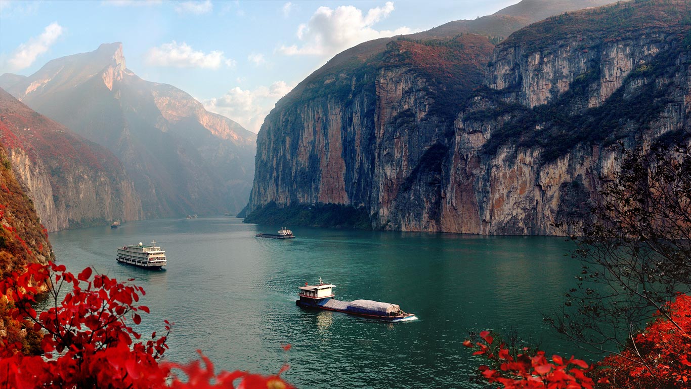 Three Gorges, Yangtze river, China (© View Stock/Getty Images)(Bing United Kingdom)
