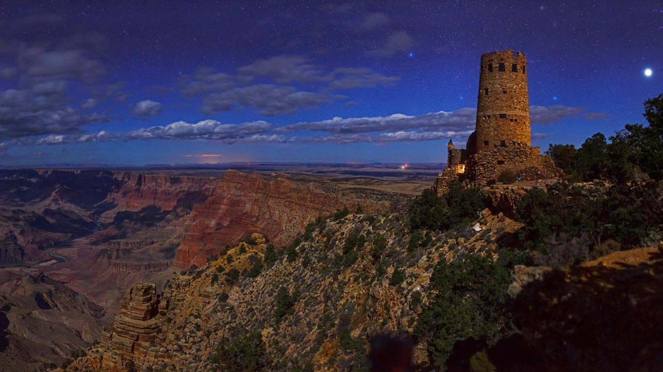 Desert View Watchtower, Grand Canyon National Park, Arizona (© Babak Tafreshi/National Geographic/Getty Images)(Bing United Kingdom)