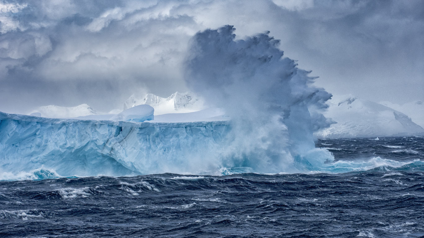 Floating iceberg, Antarctica (© Ray Hems/Getty Images)(Bing United Kingdom)