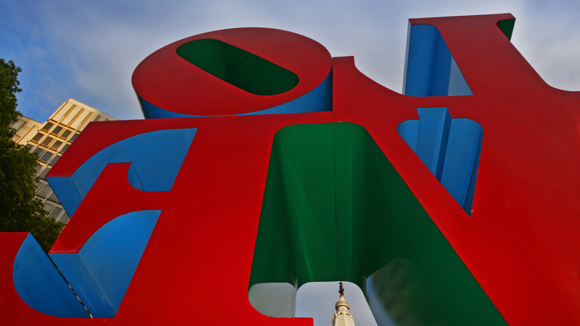 ｢LOVE｣米国ペンシルベニア州, フィラデルフィア (© Franz Marc Frei/Getty 7)(Bing Japan)