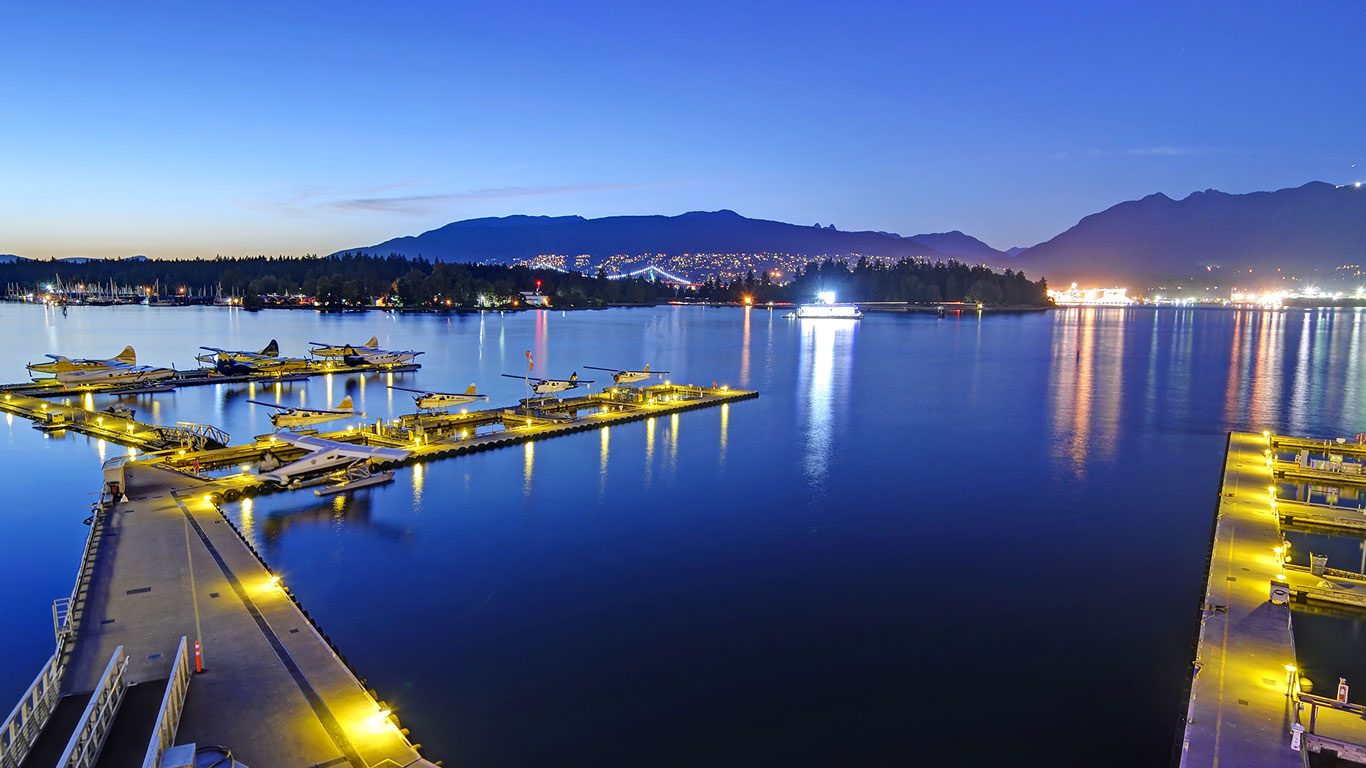 Seaplane berth at blue hour, Vancouver, Canada  (© JamesChen/Shutterstock)(Bing Canada)