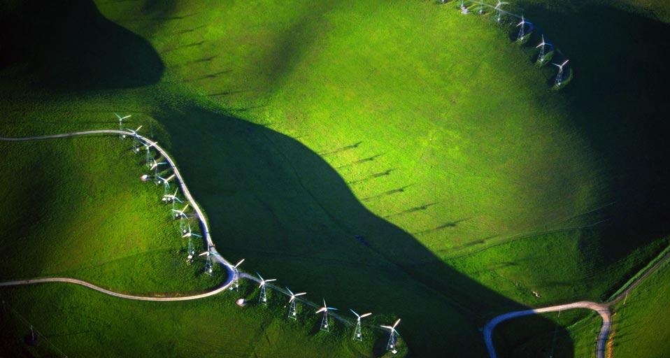 Wind turbines near Livermore, California, USA (© SIME/eStock Photo) &copy; (Bing United Kingdom)