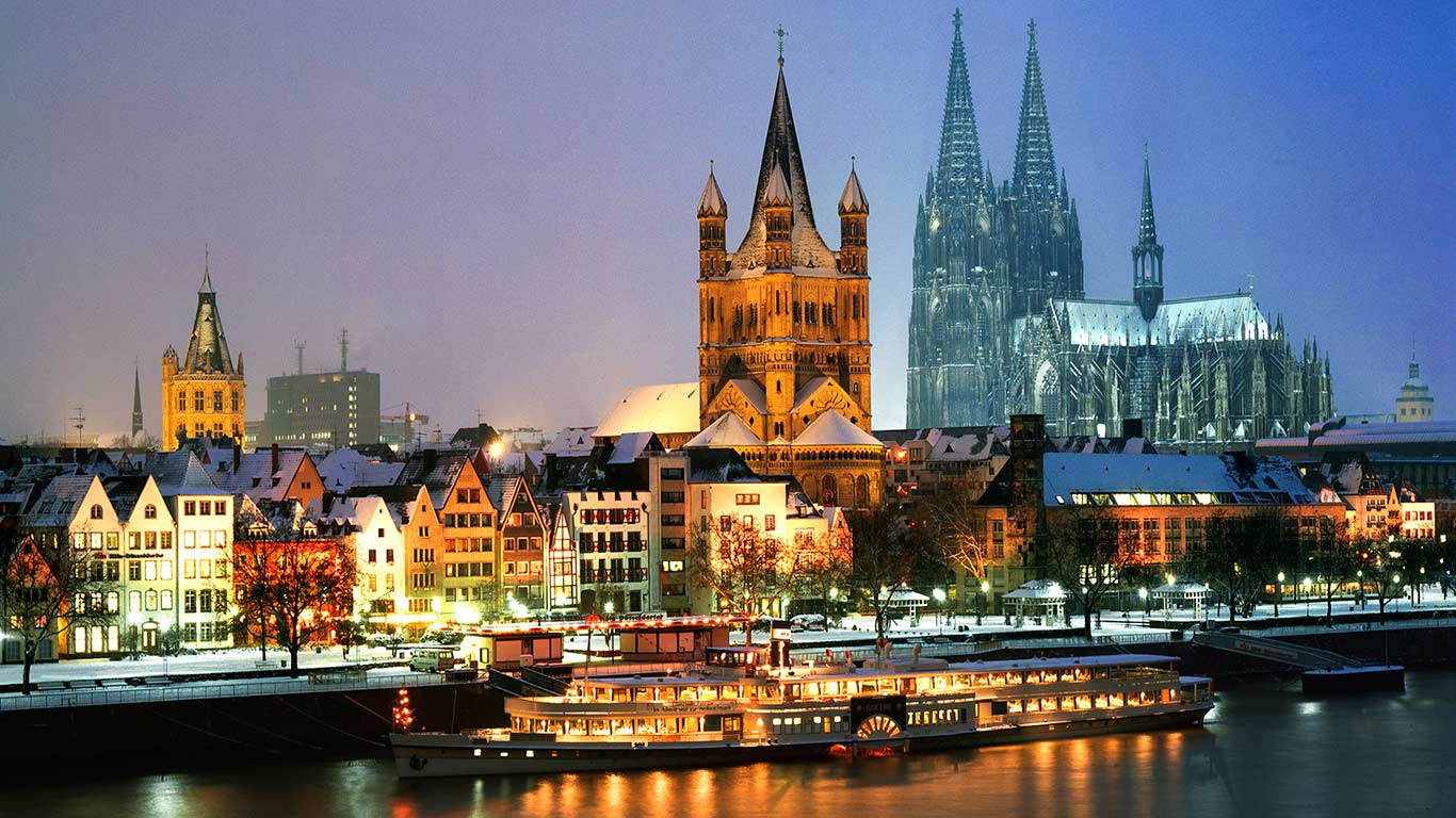 Winterabend in Köln, Nordrhein-Westfalen, Deutschland (© Fridmar Damm/4Corners)(Bing Deutschland)