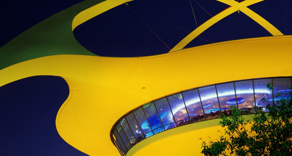 Encounter Restaurant in LAX International Airport, Los Angeles, California (© Tom Paiva/Getty Images) &copy; (Bing Canada)