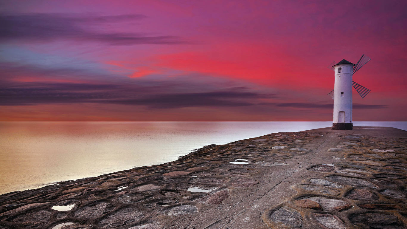 Stawa Młyny beacon in Świnoujście, Poland (© Maciej Bledowski/Alamy)(Bing United Kingdom)