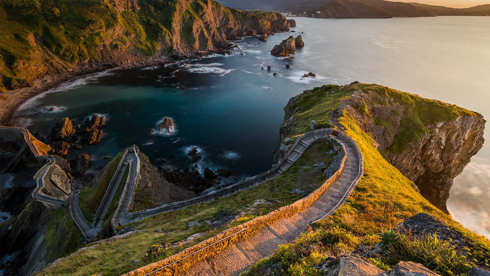 Path to San Juan de Gaztelugatxe, Basque Country, Spain, for the new season of Game of Thrones (© Anton Petrus/Moment/Getty Images)(Bing United Kingdom)