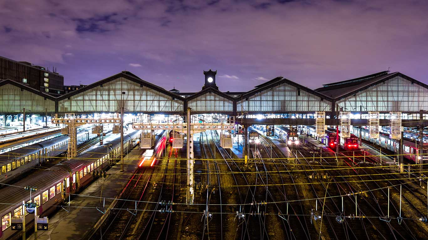 Gare Saint-Lazare Train Station, Paris, France (© Hal Bergman/Getty Images)(Bing United Kingdom)
