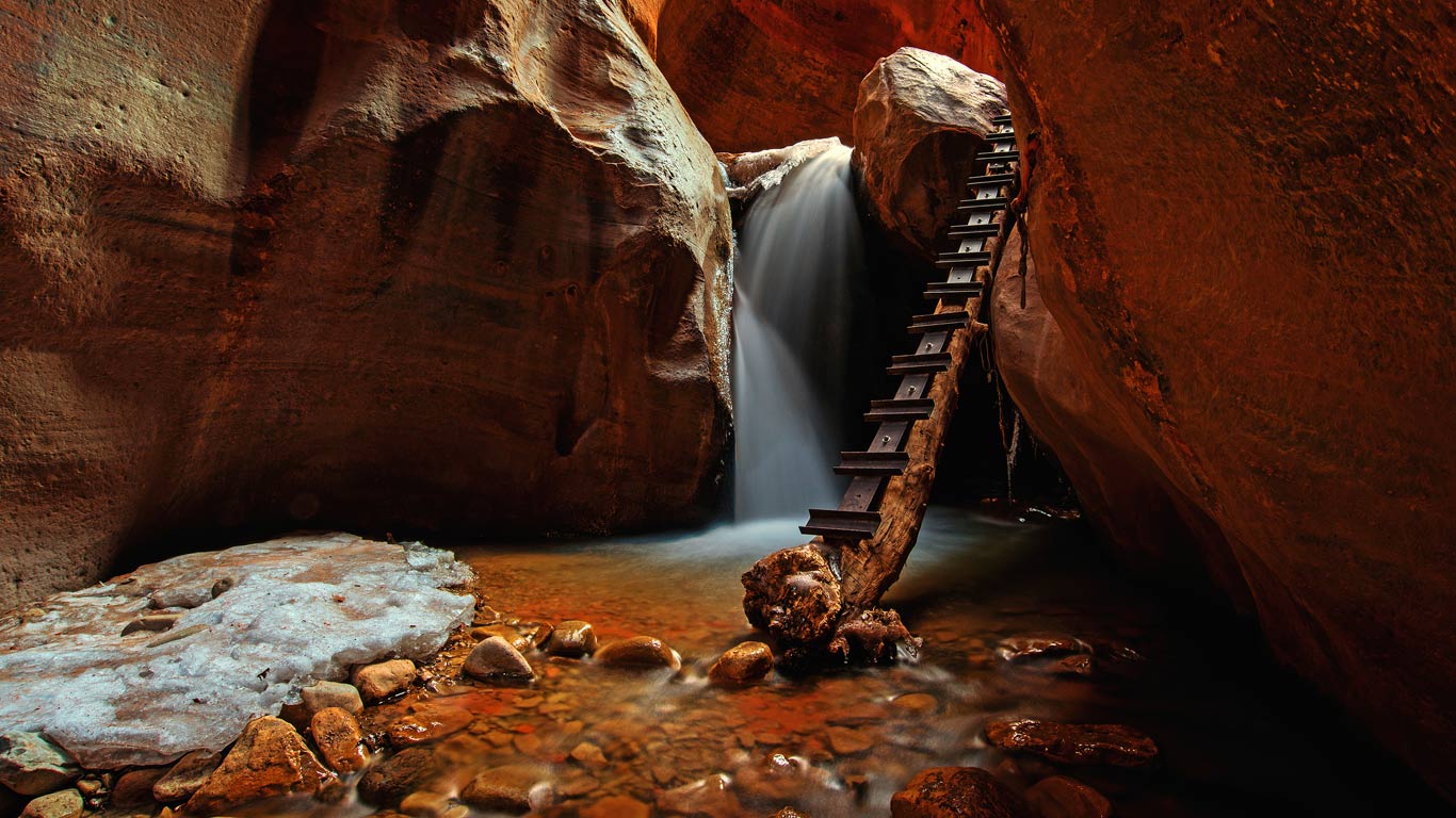 Kanarra Creek Falls in Utah, USA (© Paul Didsayabutra/500px)(Bing United Kingdom)
