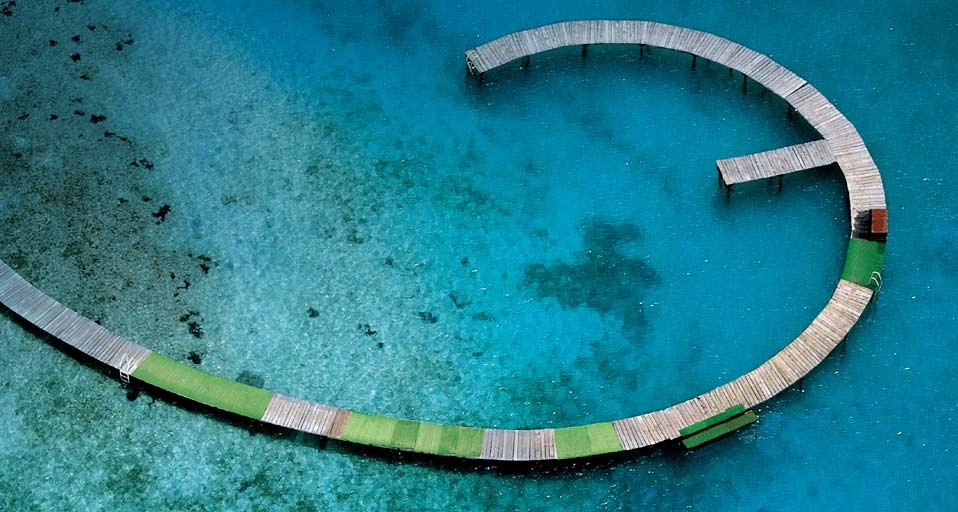 Aerial view of a dock in Martinique, France (© Guido Alberto Rossi/Axiom) &copy; (Bing United Kingdom)