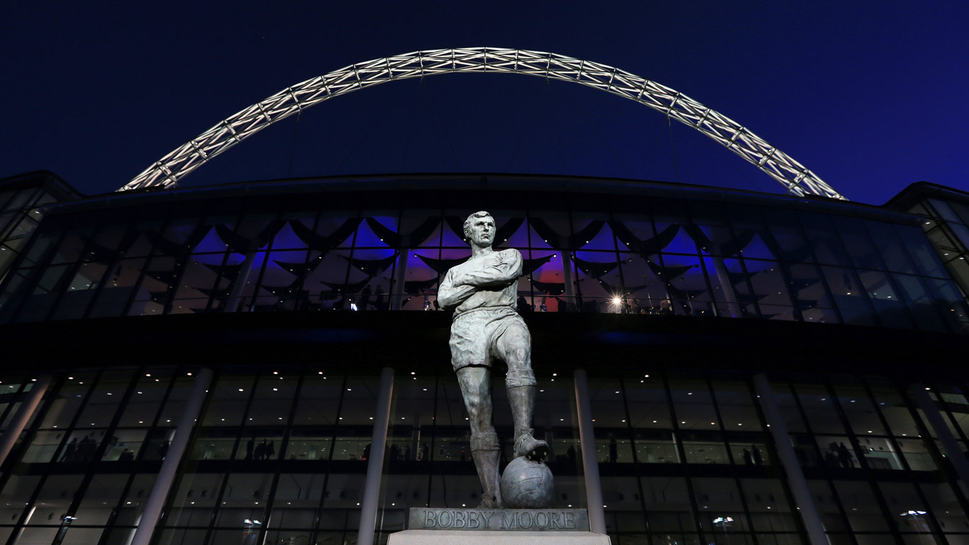 Statue of Bobby Moore outside Wembley Stadium, London (© Richard Heathcote/The FA/Contributor/Getty Images)(Bing United Kingdom)