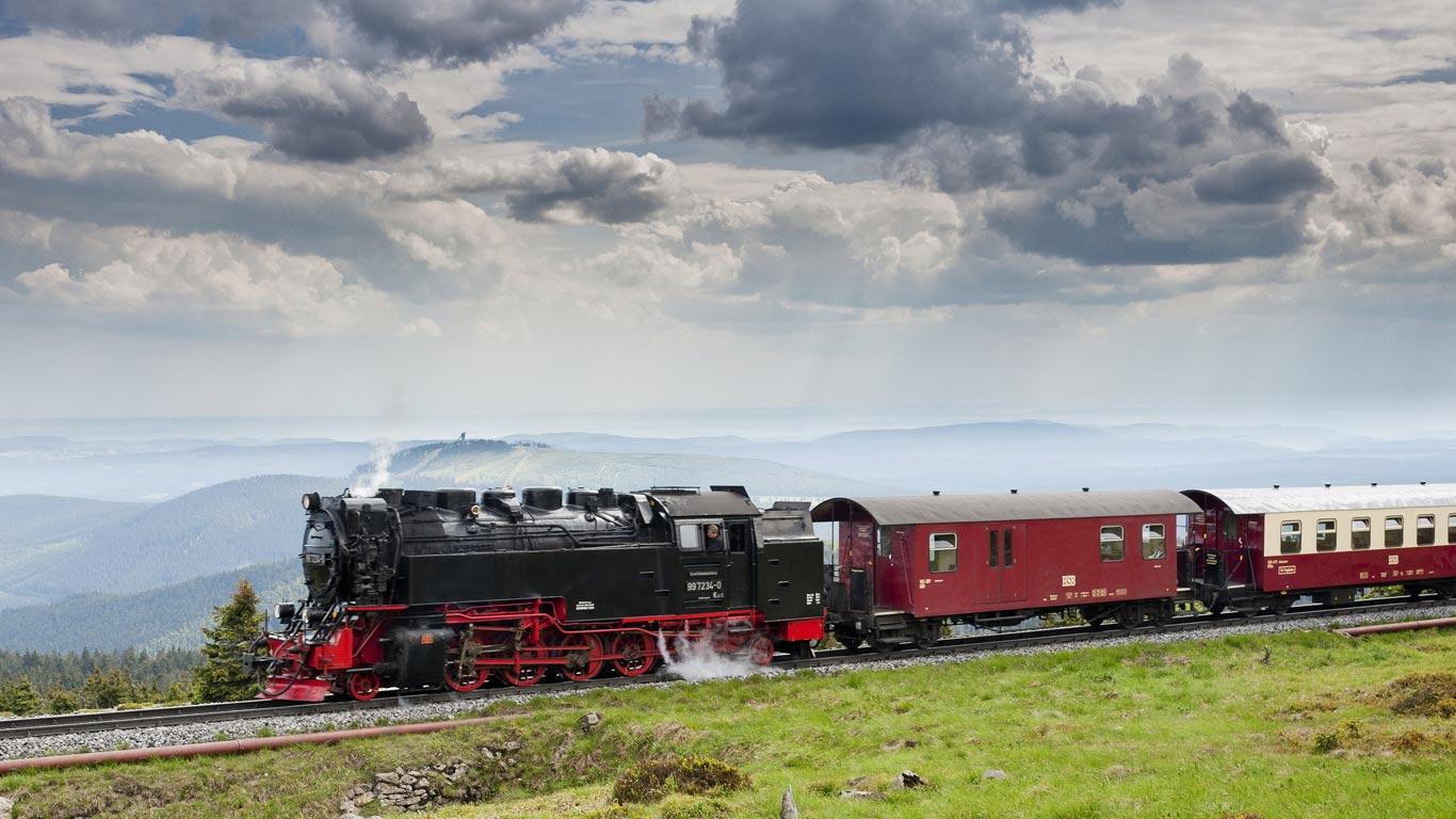 Die Brockenbahn, Harzer Schmalspurbahnen, am Brocken, Sachsen-Anhalt, Deutschland (© SIME/eStock Photo)(Bing Deutschland)