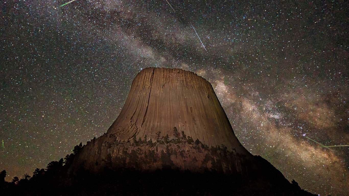 The Eta Aquarids meteor shower over Devils Tower in Wyoming (© Jason Hatfield/Tandem Stills + Motion)(Bing United States)