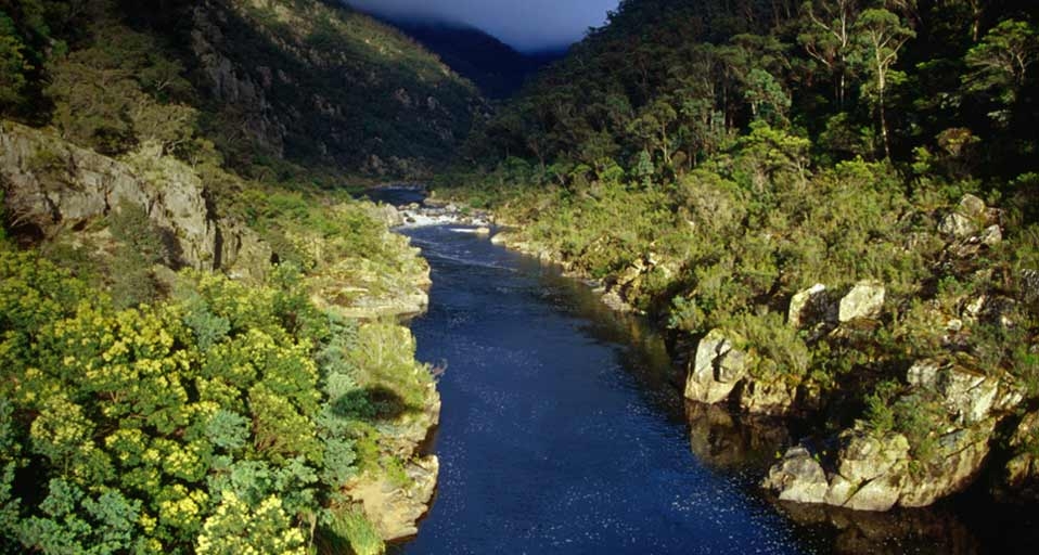 Der Oberlauf des Snowy River im Snowy River-Nationalpark, Victoria, Australien – Greg Elms/Getty Images &copy; (Bing Germany)